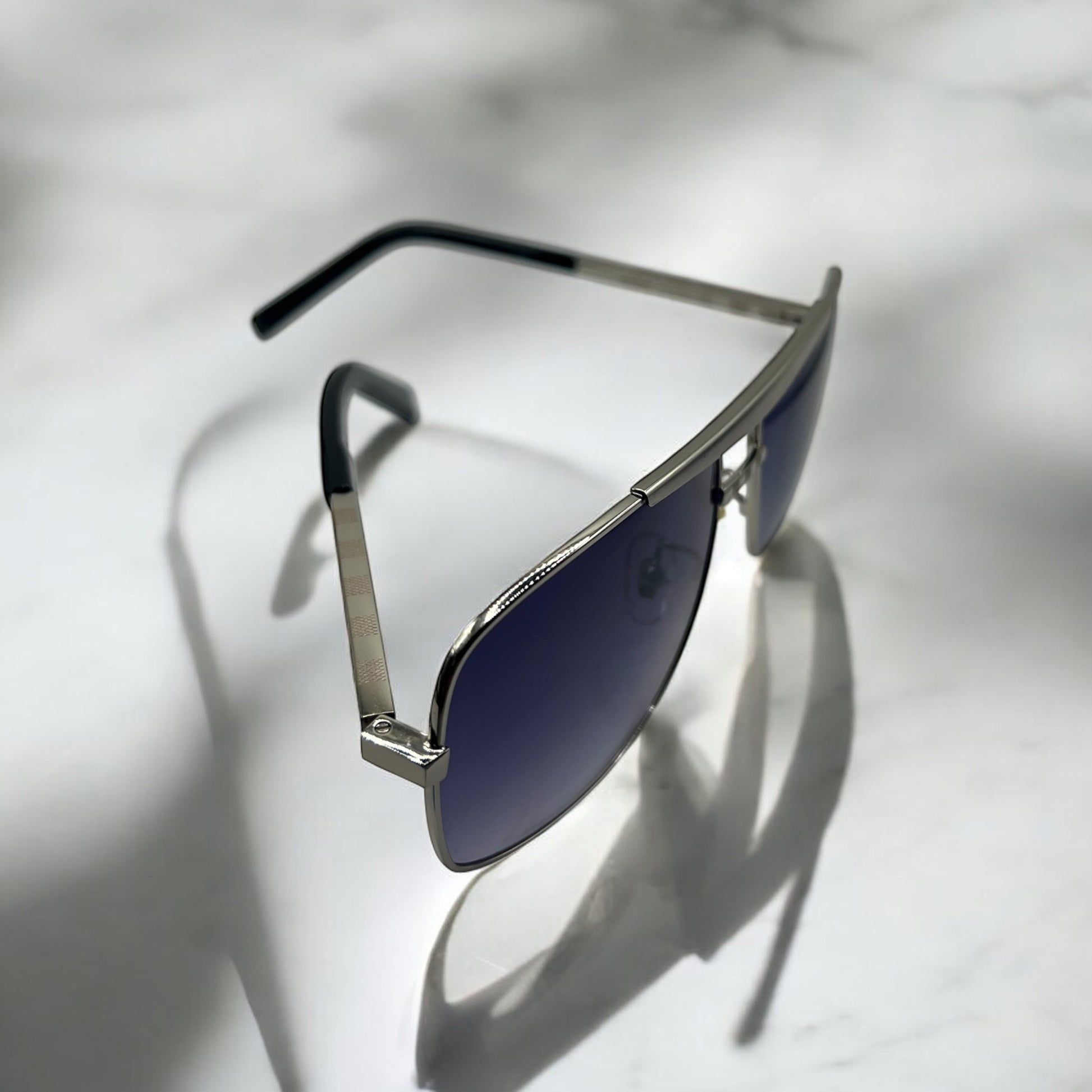 Beaumont - Silver & Black